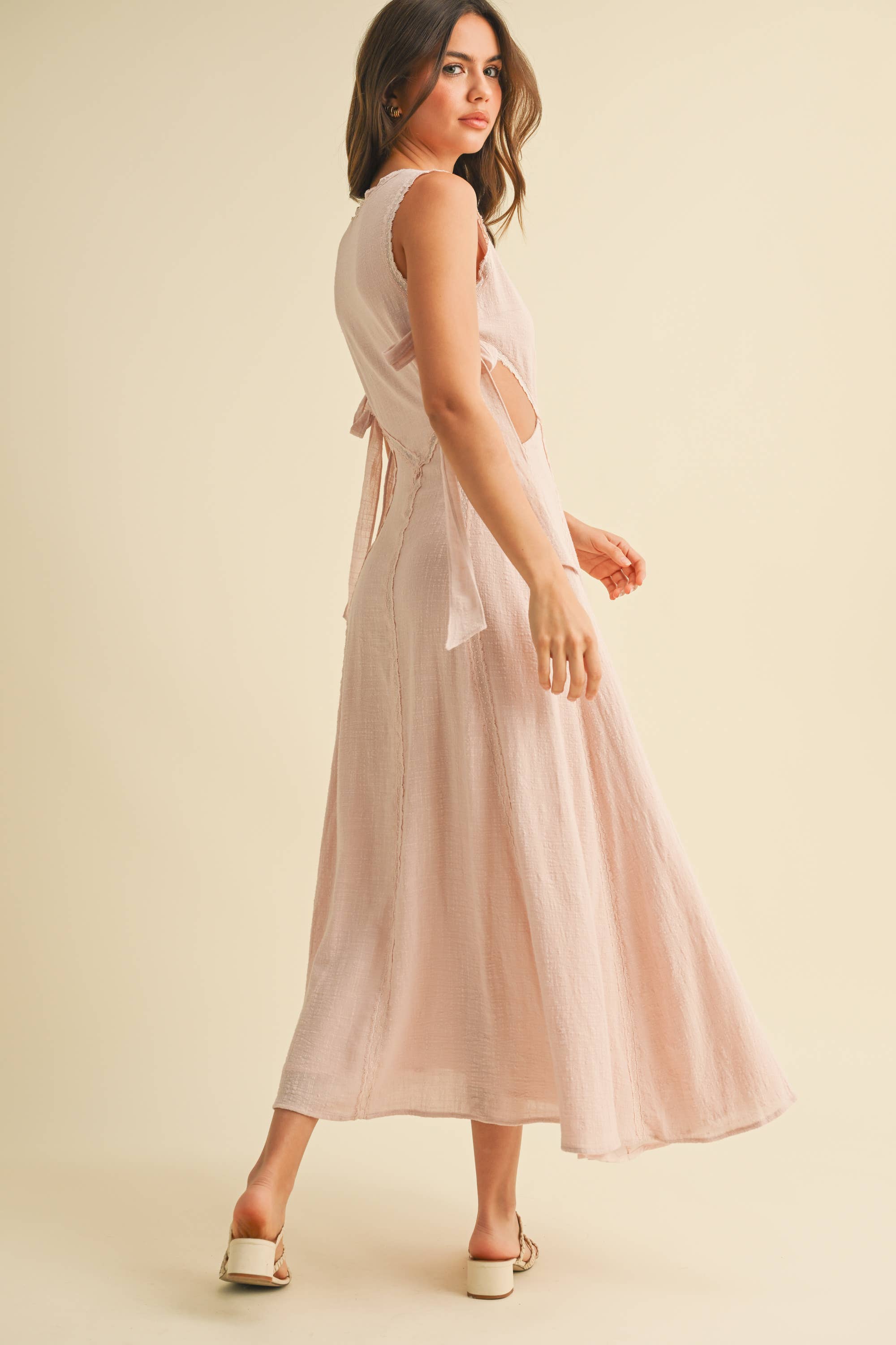 SIDE TIED DETAIL MIDI DRESS WITH LACE TRIM: BLUSH
