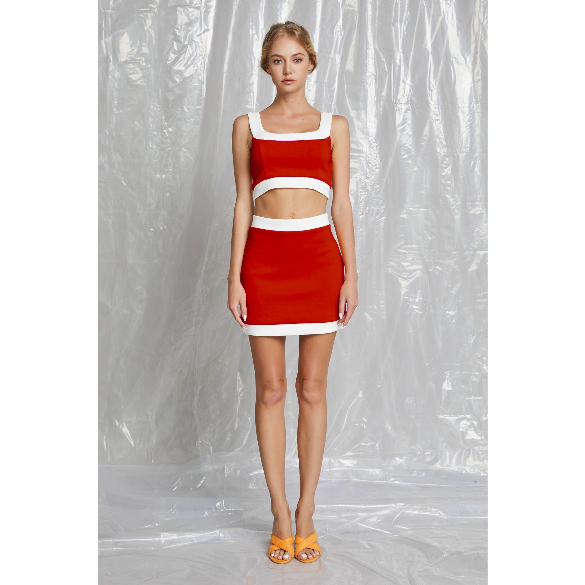 CONTRAST DETAIL TOP AND SKIRT SET: RED/WHITE