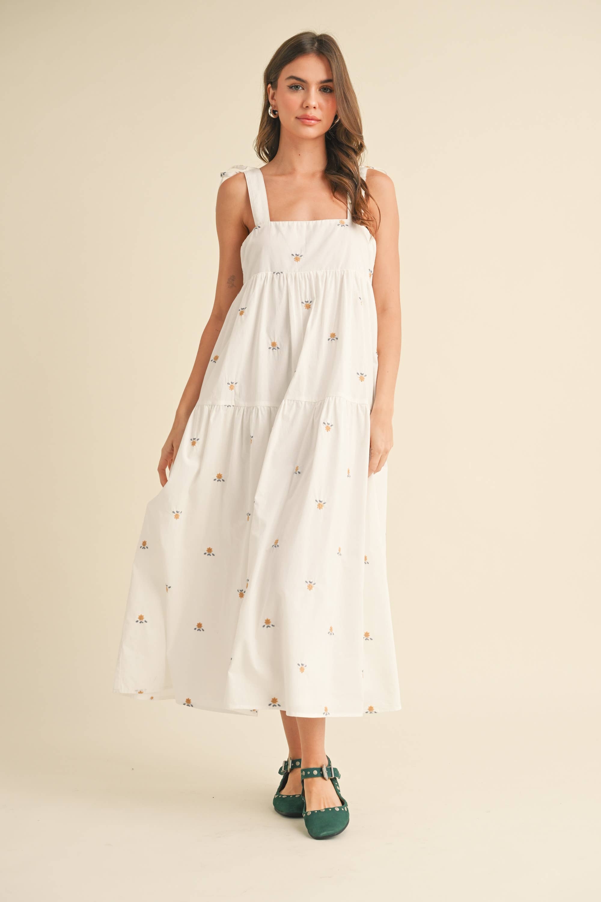 FLORAL EMBROIDERD SQUARE NECKLINE SLEEVELSS MIDI: White