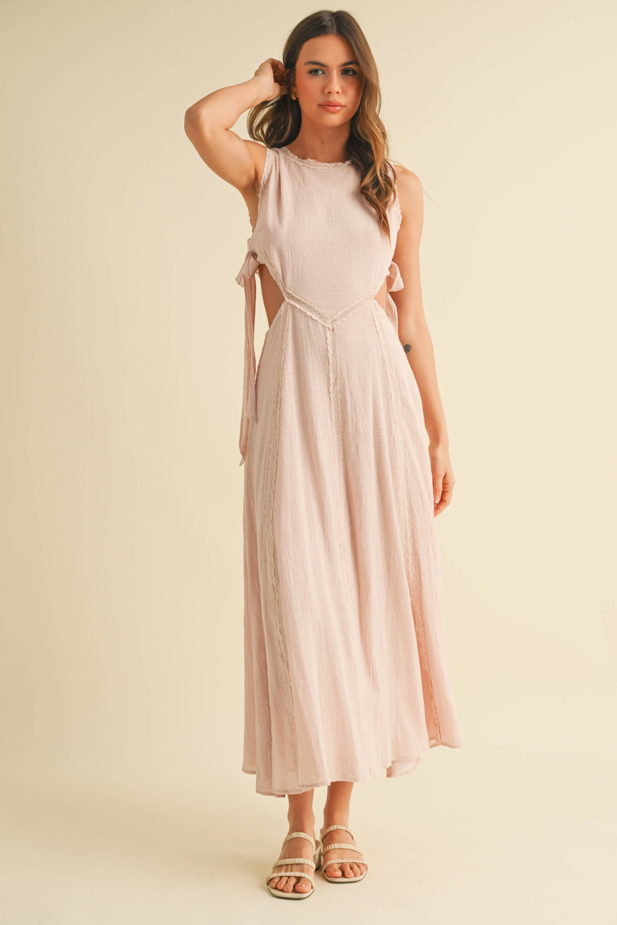 SIDE TIED DETAIL MIDI DRESS WITH LACE TRIM: BLUSH