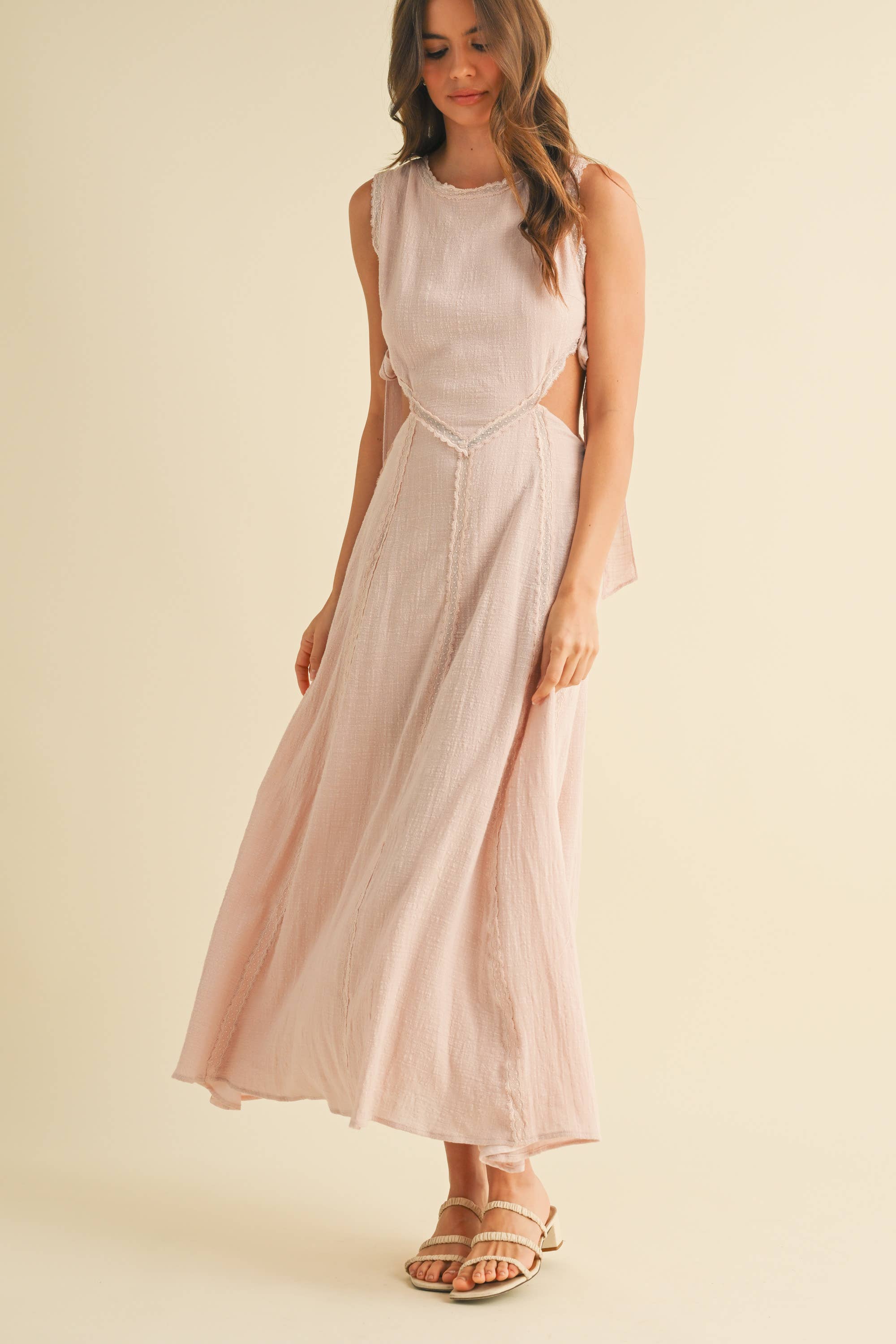 SIDE TIED DETAIL MIDI DRESS WITH LACE TRIM: BLUSH