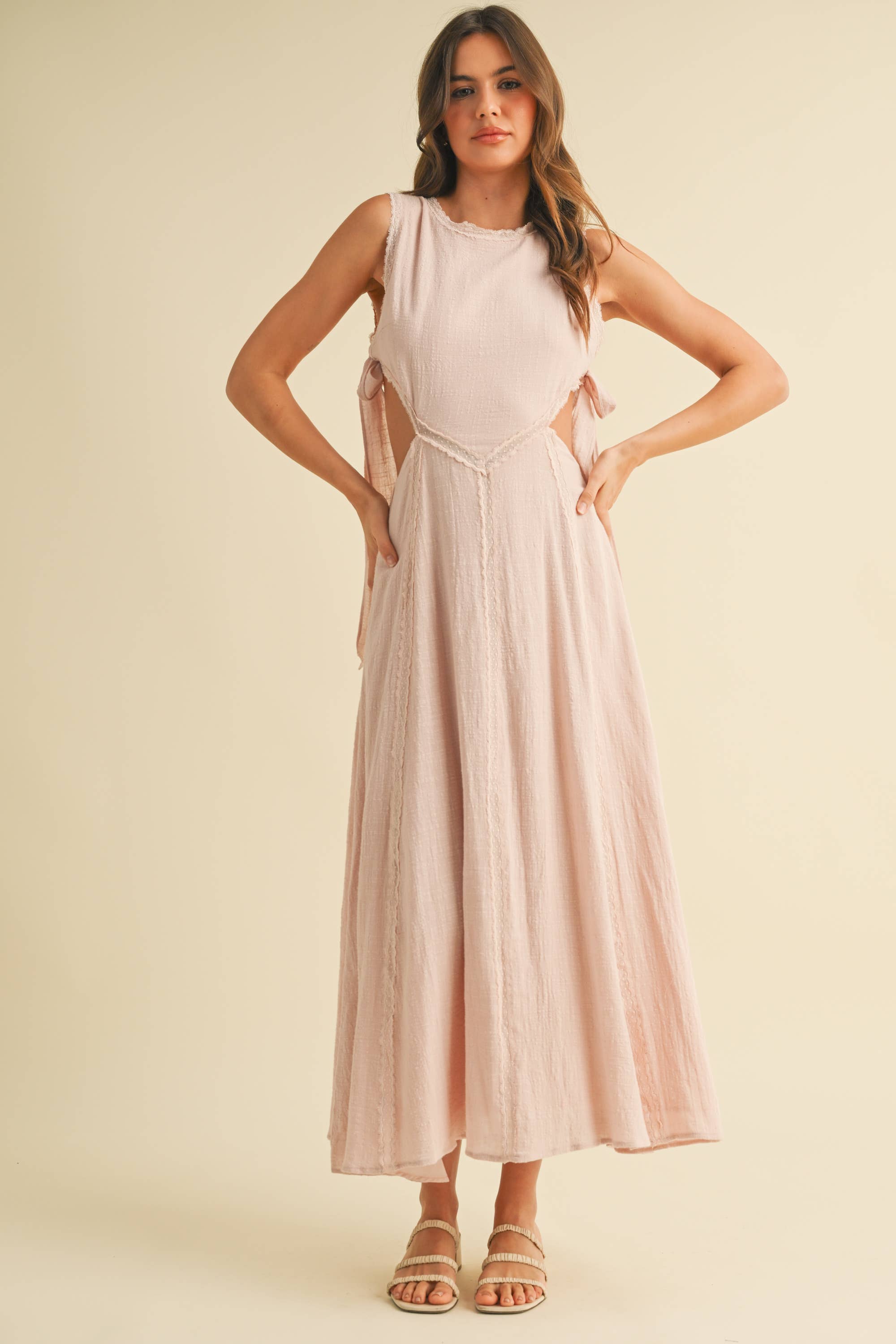 SIDE TIED DETAIL MIDI DRESS WITH LACE TRIM: BLUSH
