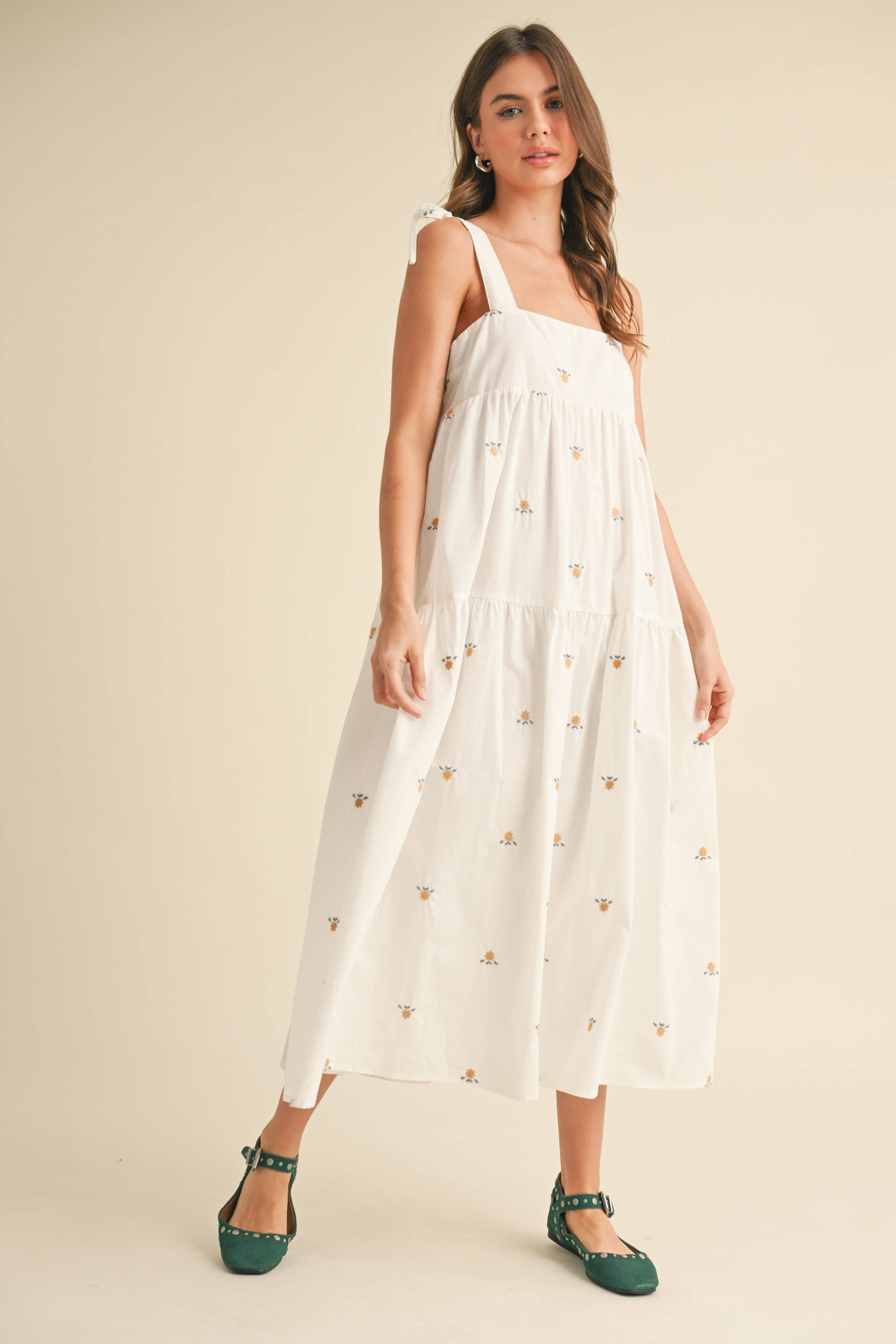 FLORAL EMBROIDERD SQUARE NECKLINE SLEEVELSS MIDI: White