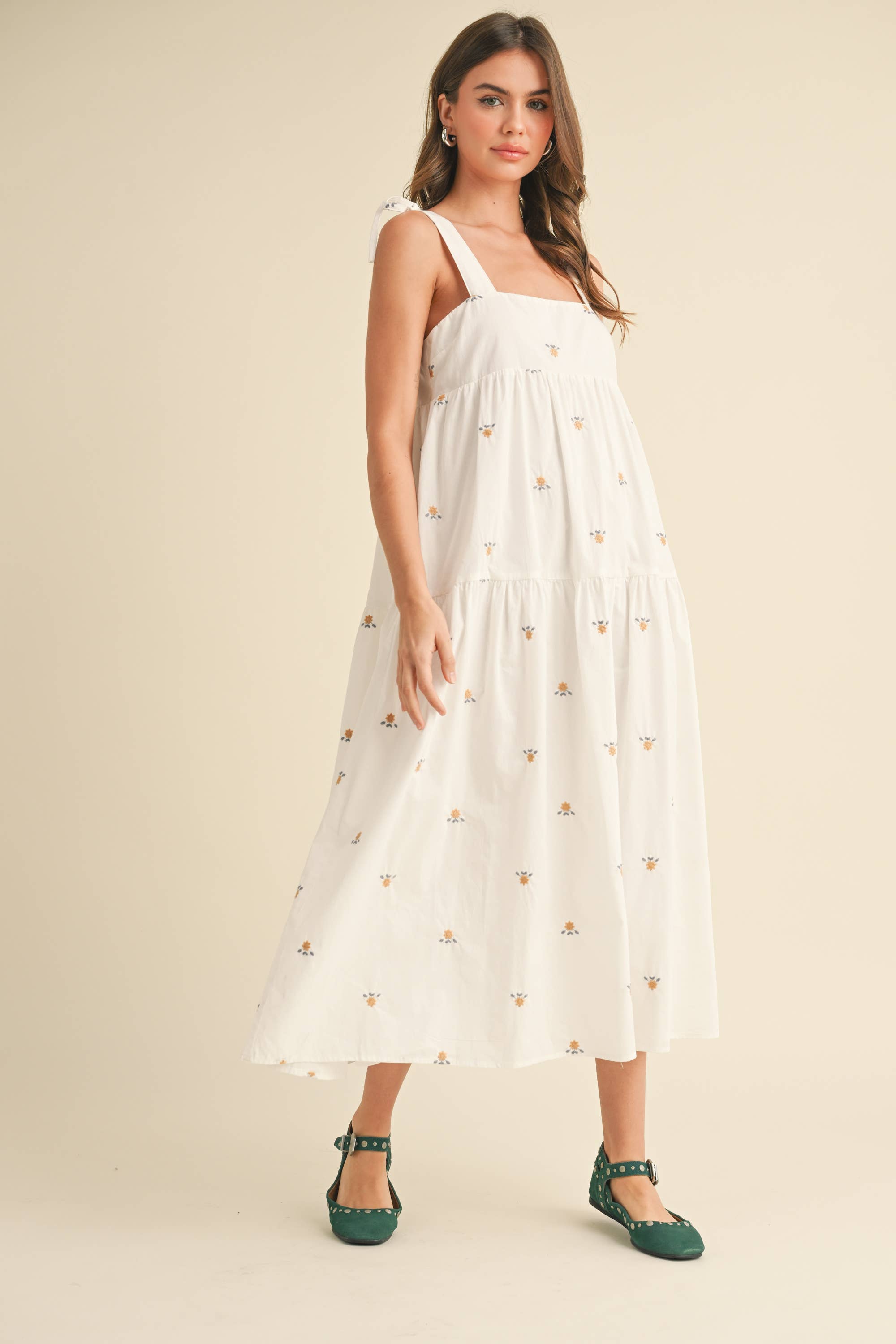 FLORAL EMBROIDERD SQUARE NECKLINE SLEEVELSS MIDI: White