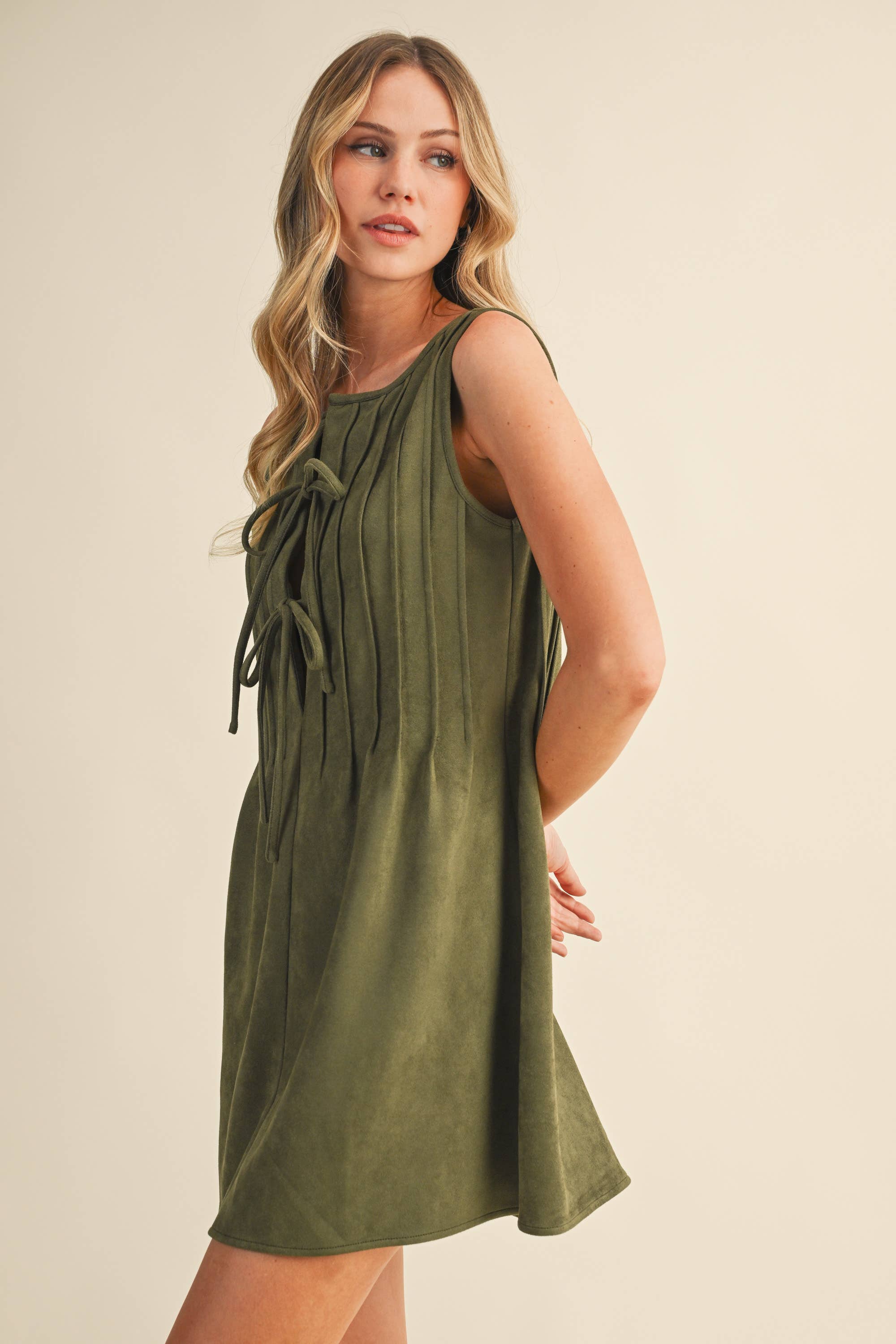 SUEDE PINTUCKED SLEEVELESS MINI DRESS: OLIVE
